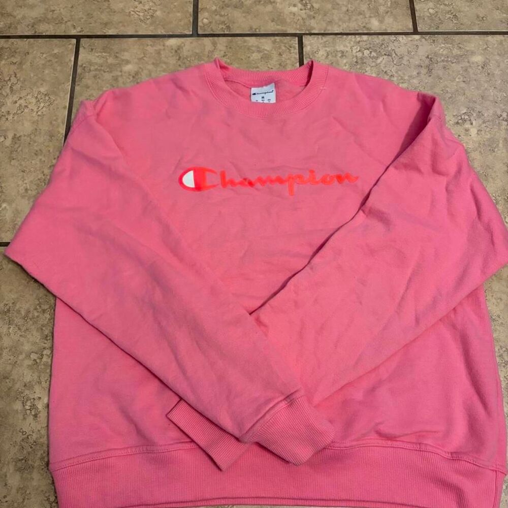 women’s medium champion pink sweater